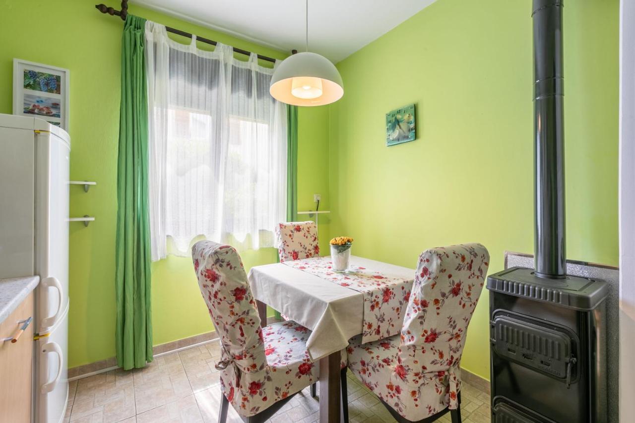 Apartments Zec Selce Extérieur photo